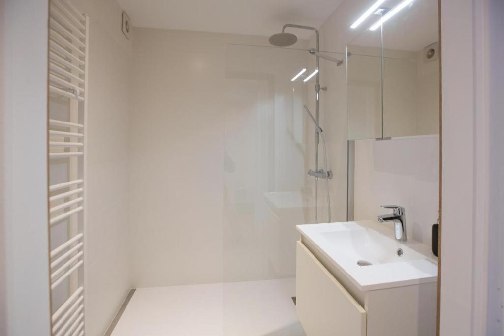 Luxury Apartment With Free Parking Oostende Exterior foto